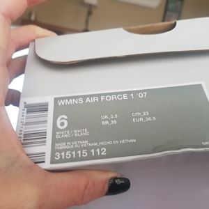 Air Force 1 '07- size 6